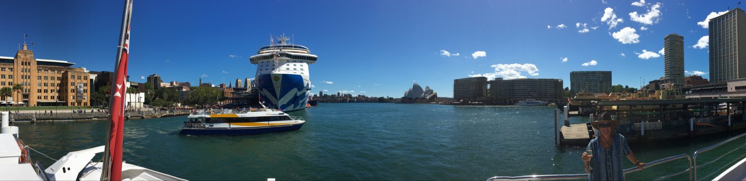 Sydney / NSW / Sydney Cove / Australia - 11/24/18